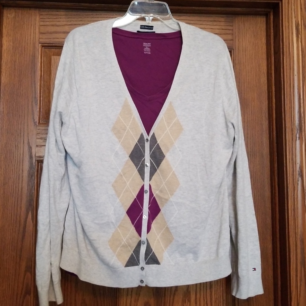 Tommy Hilfiger matching sweater and short sleeved